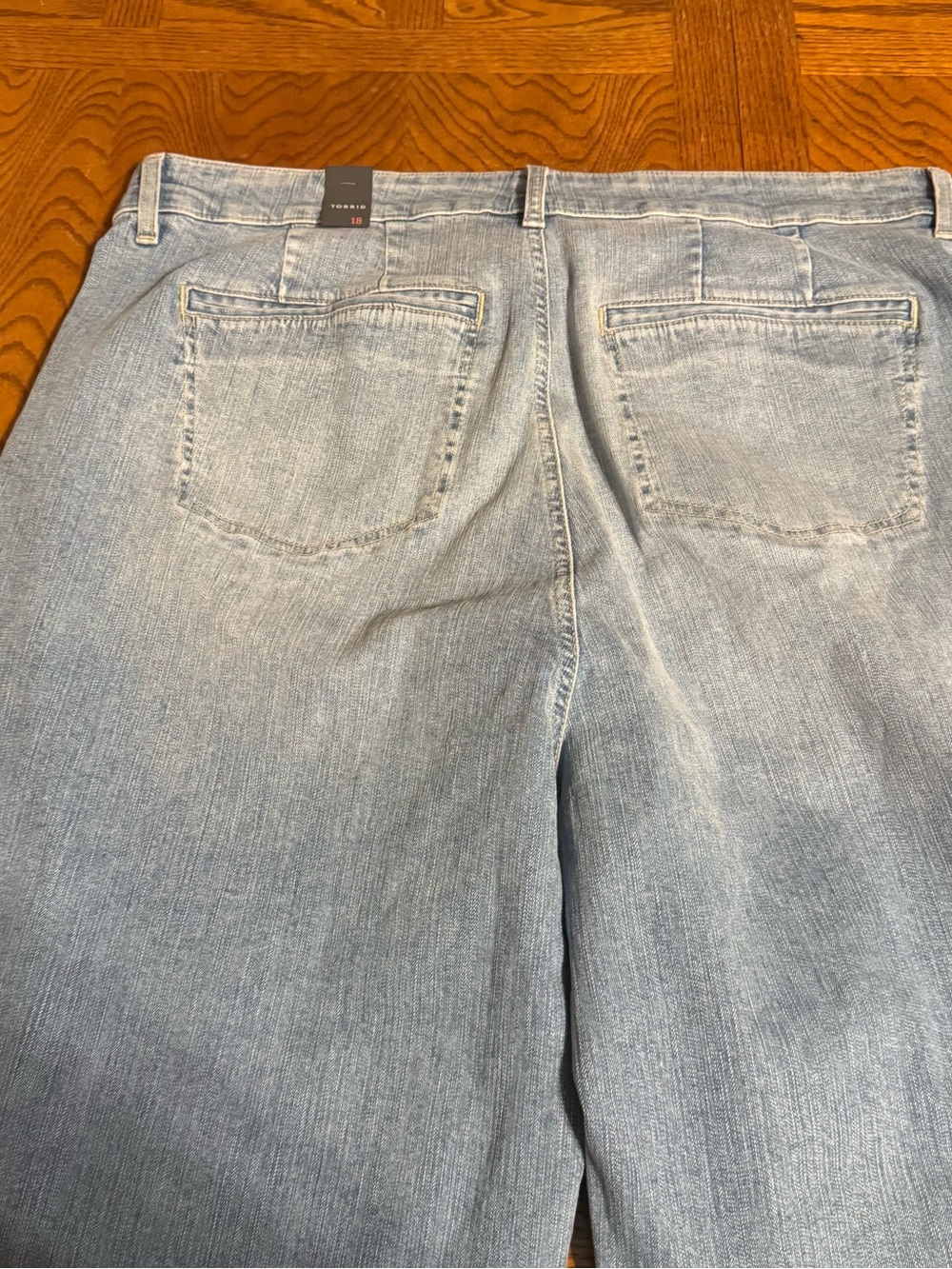 Torrid High-Rise Wide Leg Crop Light Blue Jean Sz 18 NWT - Picture 9 of 13